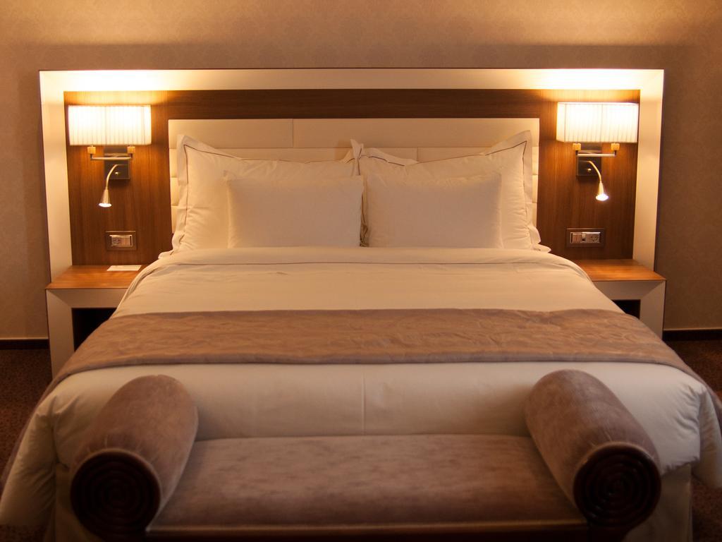 Premier Palace Spa Hotel Bucharest Exterior photo A bed