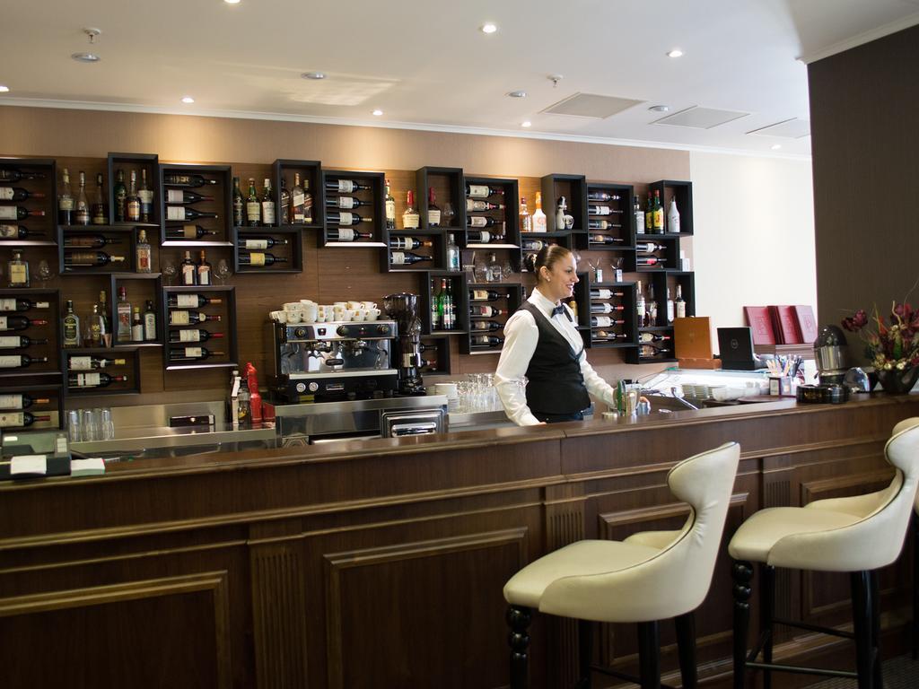 Premier Palace Spa Hotel Bucharest Exterior photo A bar in a hotel